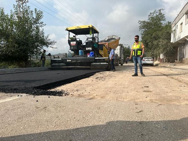 ELLEK BELEDİYESİNDE ASFALTLAMA ÇALIŞMALARI SON HIZ DEVAM EDİYOR