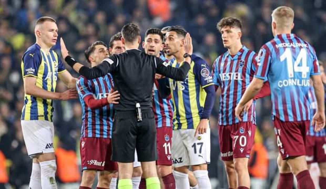 İrfan Can Kahveci'nin kırmızı kartı spor medyasını ikiye böldü!