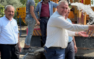 DÜZİÇİNDE  BELEDİYE KUYU VURARAK İÇME SU SIKINTISINI ÇÖZMEYE ÇALIŞIYOR.