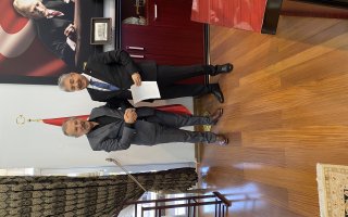 İLÇEMİZİN PROBLEMLERİNİN ÇÖZÜMÜ KONUSUNDA YARDIM İSTEDİĞİMİZ DİLEKÇEMİZİ VALİ BEYE VERDİK