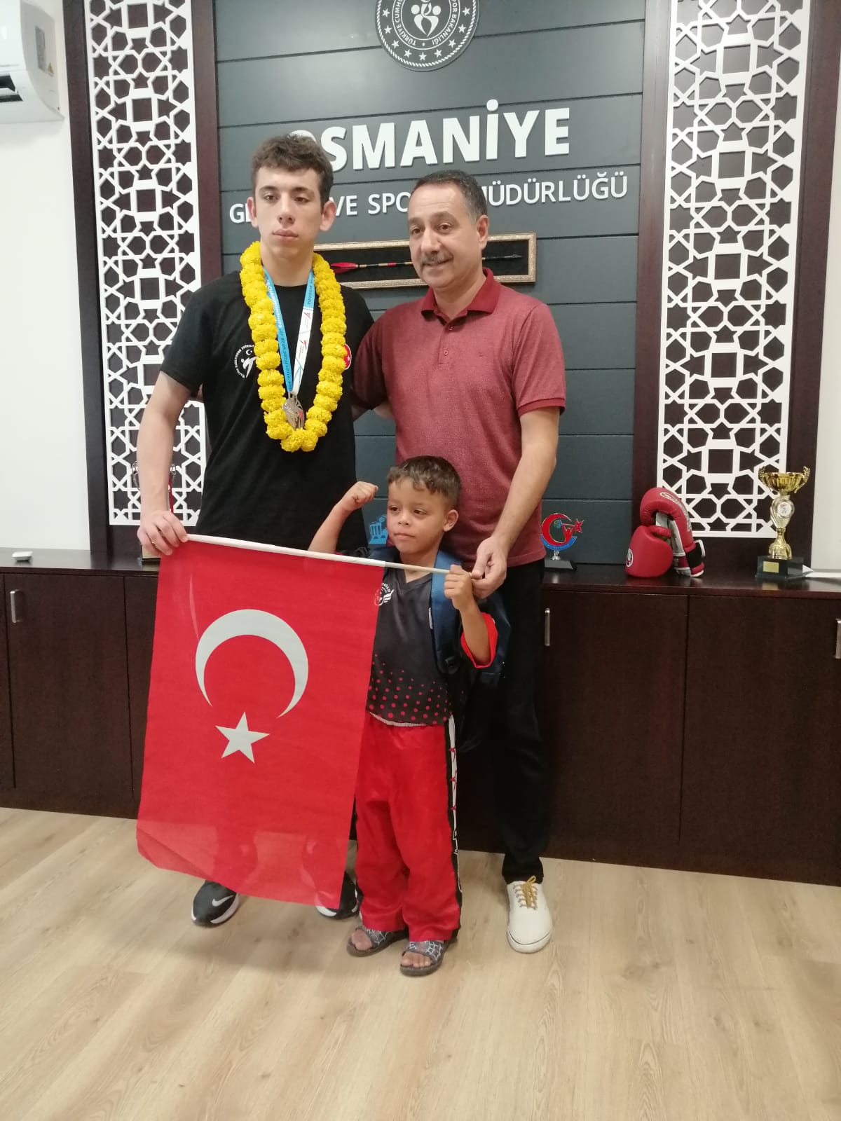 Minikler Türkiye Taekwondo Şampiyonasında 127 sporcunun içinde 50 kg bayanlarda Ayşe Beğüm Çiller Türkiye 3.sü Oldu